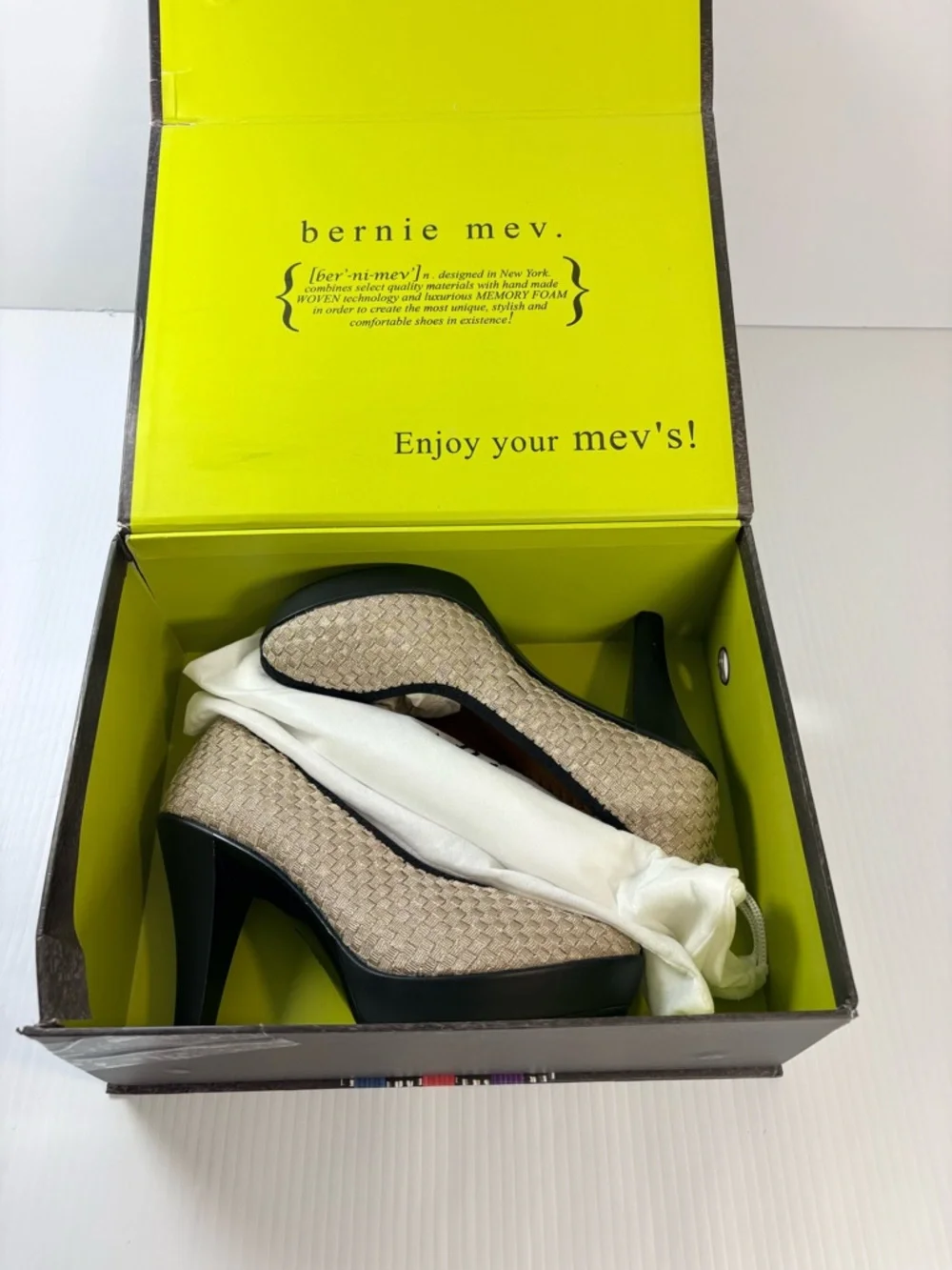 bernie mev. Legend 1 Woven Taupe Pumps with Black Platform Sz38 Comfort Heel NIB